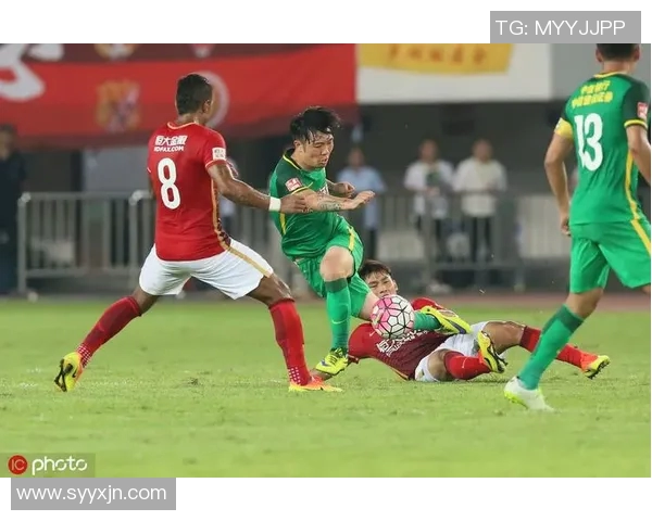 国安与恒大激战全场精彩视频回顾与赛后分析